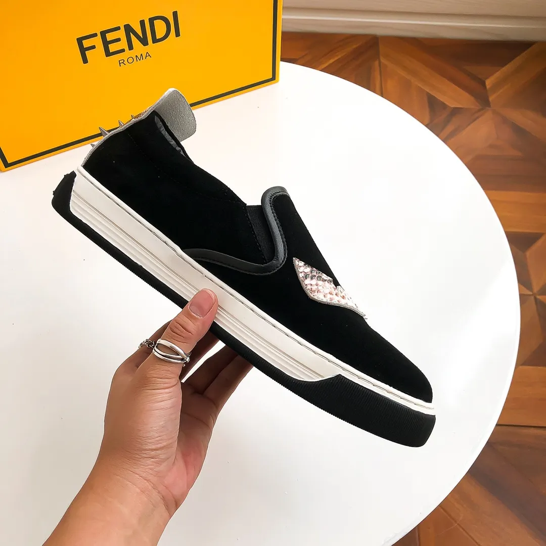 Factory price: 380💰 FENDI* Fendi Classic Shoe Series F Family Little Monster The upper is made of high-quality frosted cowhide, the sheepskin lining is soft and comfortable, the open-molded outsole is a versatile fashion men's shoe, size 38-44